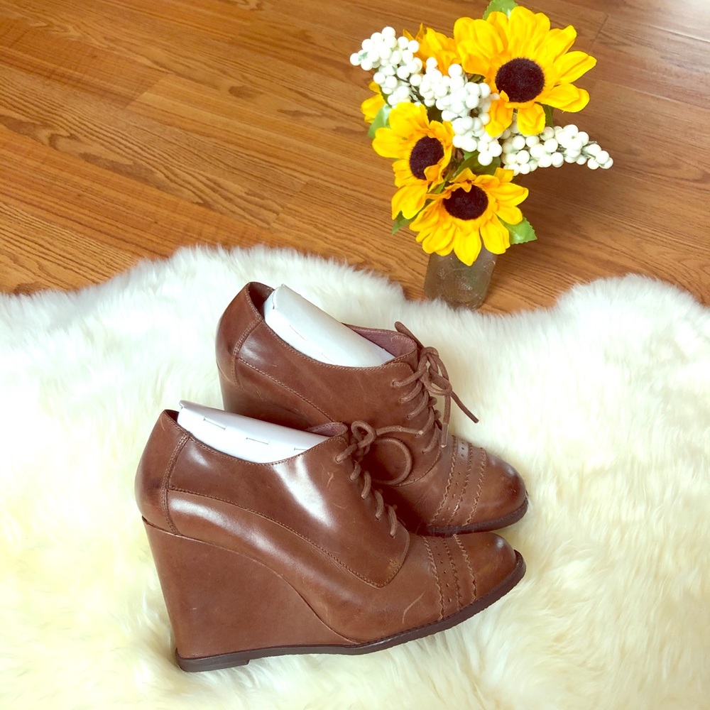 🏷Vince Camuto Miller Leather Oxford Lace Wedge